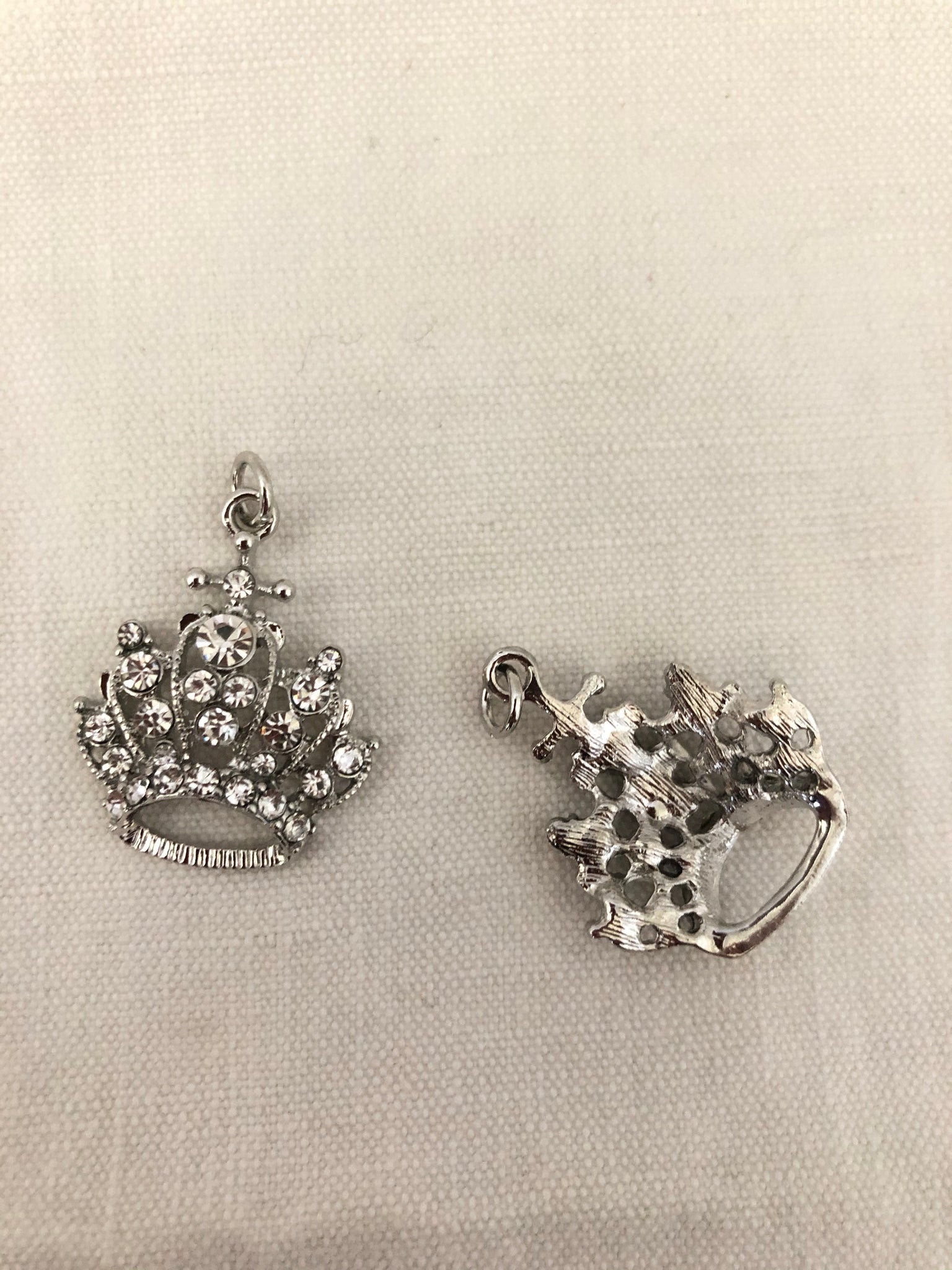 Rhinestone crowns with jump ring on top,2 pieces – Faded Fragments